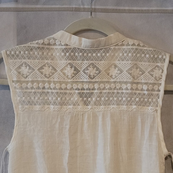 Embroidered sleeveless top - Picture 5 of 6